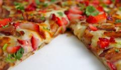 Cafe Sucre's Strawberry Balsamic Chicken Pizza